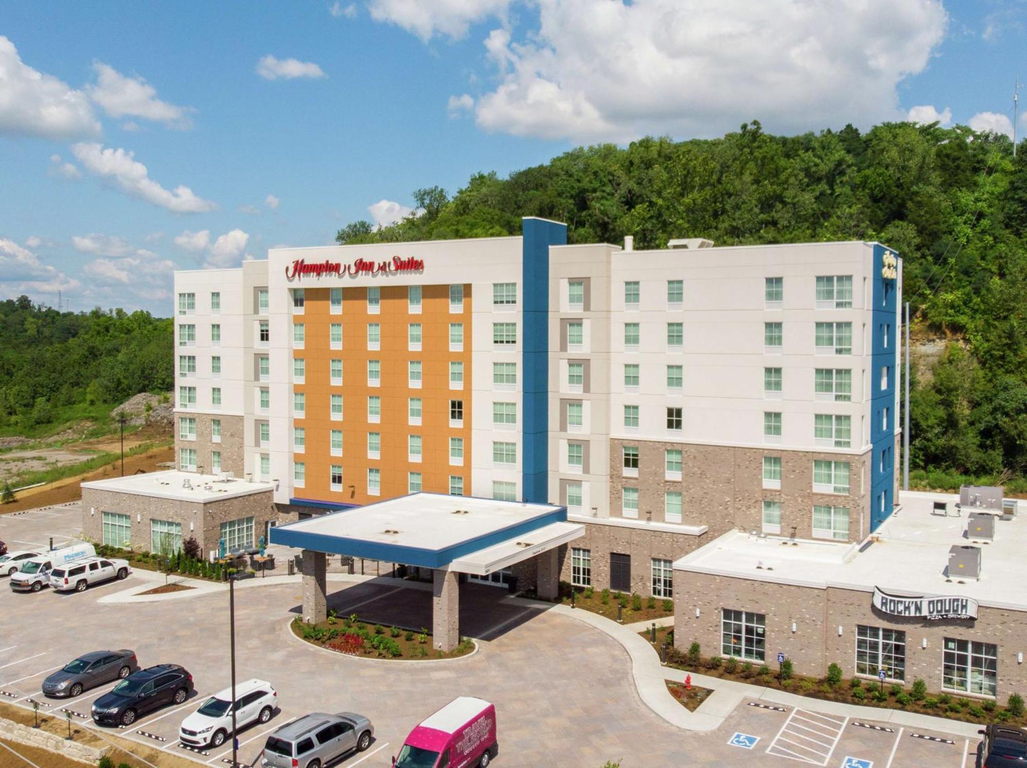 Hampton Inn & Suites By Hilton Nashville North Skyline Exterior photo